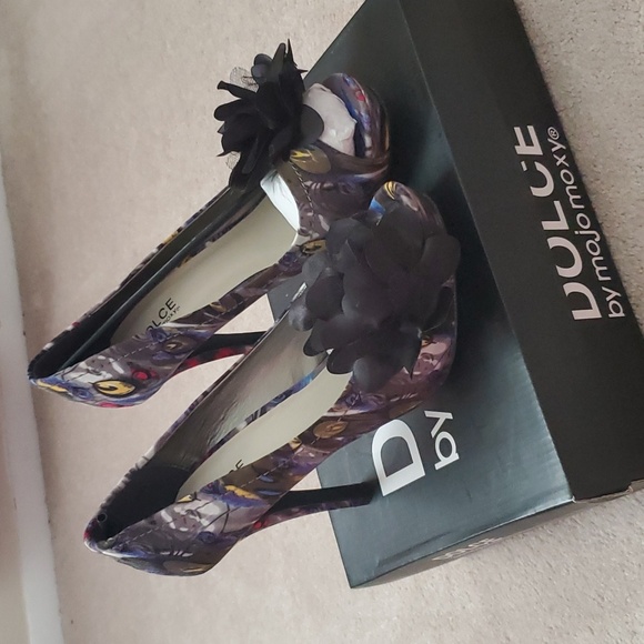 NEW IN BOX MULTI COLOR HEELS - Picture 1 of 8